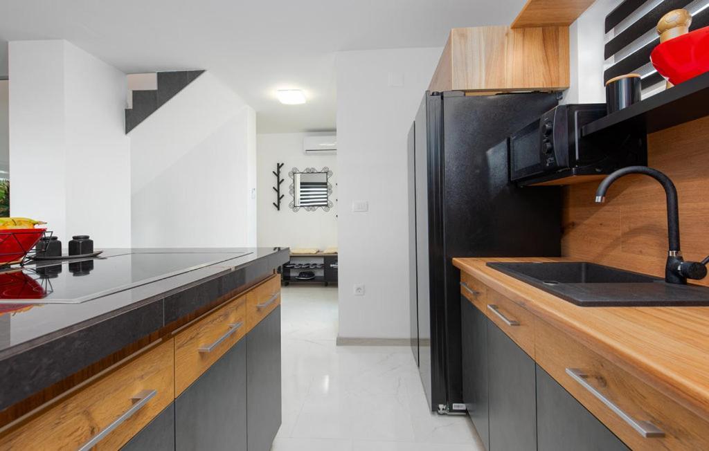 Luxurioeses Penthouse Welle Mit Whirlpool, Grill Und Meerblick Vir Ngoại thất bức ảnh